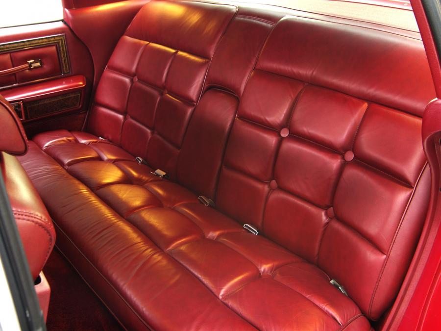  Lincoln Continental Town Car 1976 года  (фото 19 из 21)